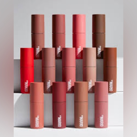 Poppy Moisture Glow Plumping Lip Color Bright Red Brand New in Box - Picture 5 of 9